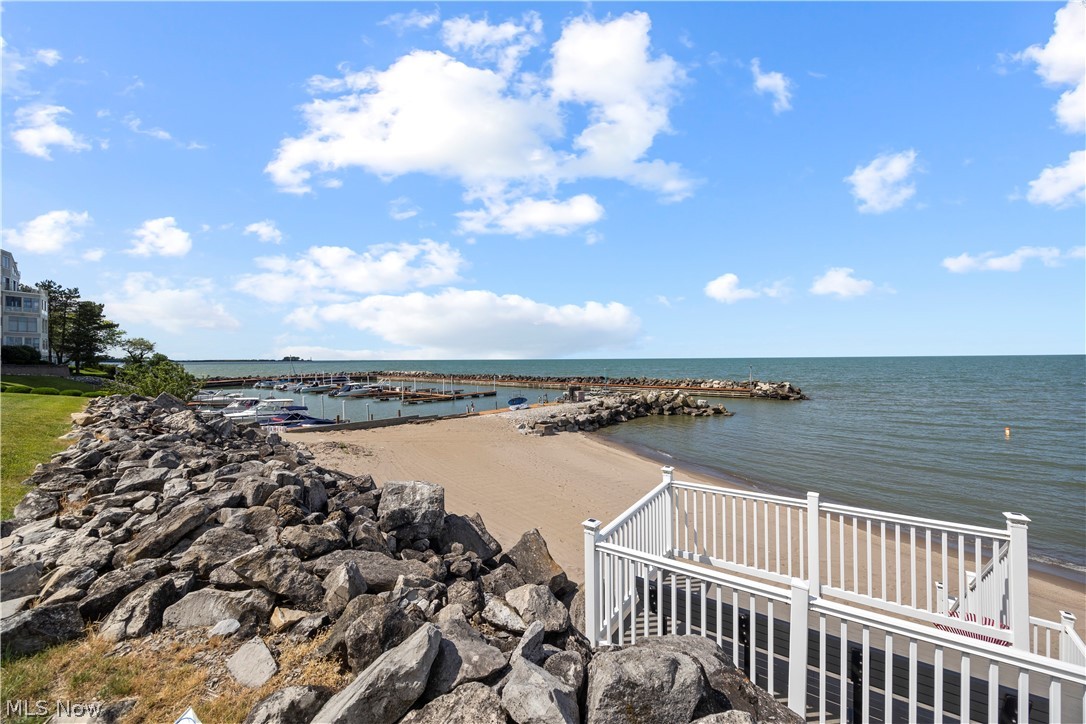 Beachwood Villas Condo - Residential