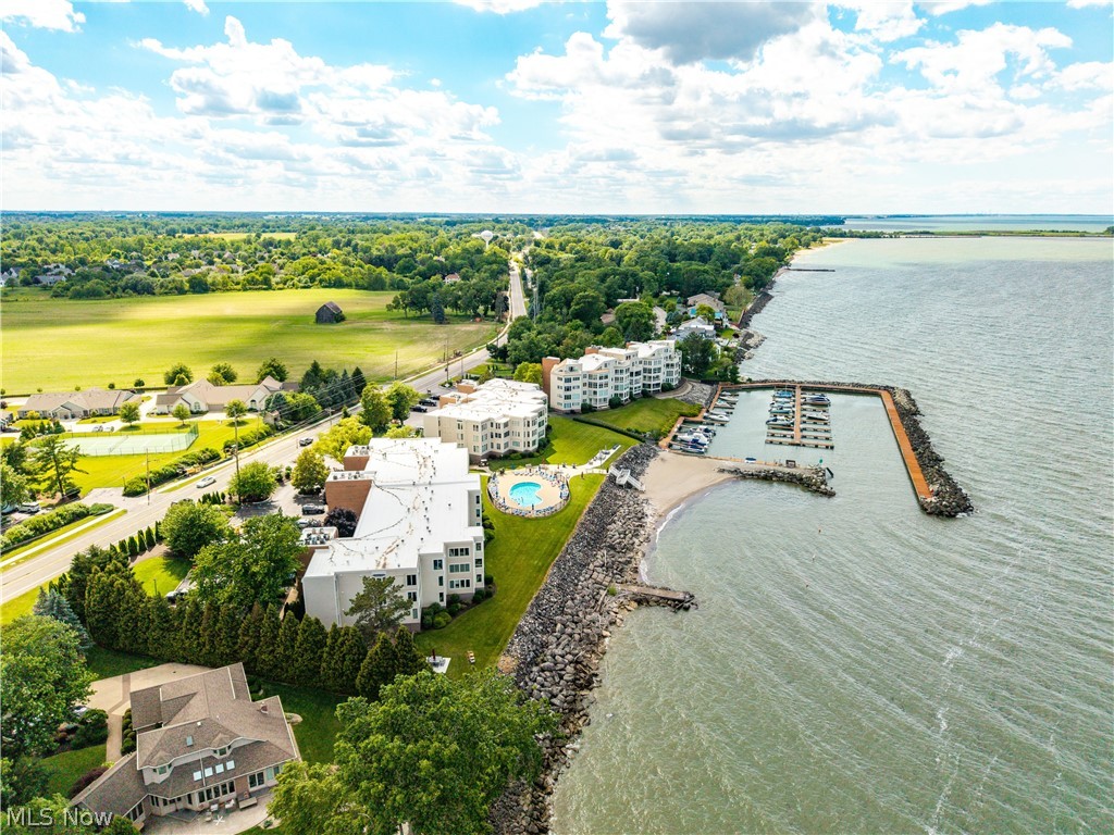 Beachwood Villas Condo - Residential