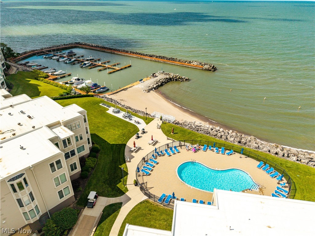 Beachwood Villas Condo - Residential