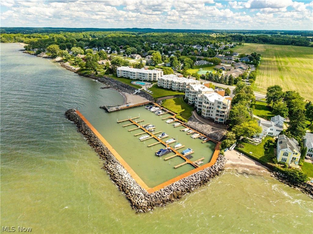Beachwood Villas Condo - Residential