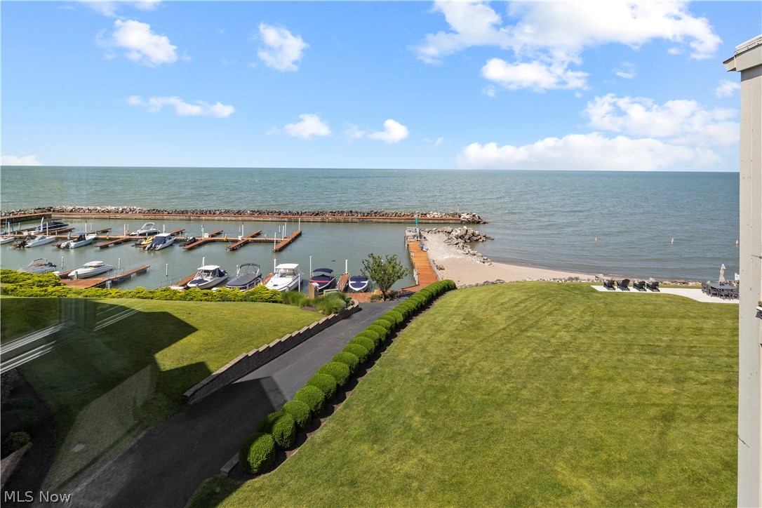 Beachwood Villas Condo - Residential