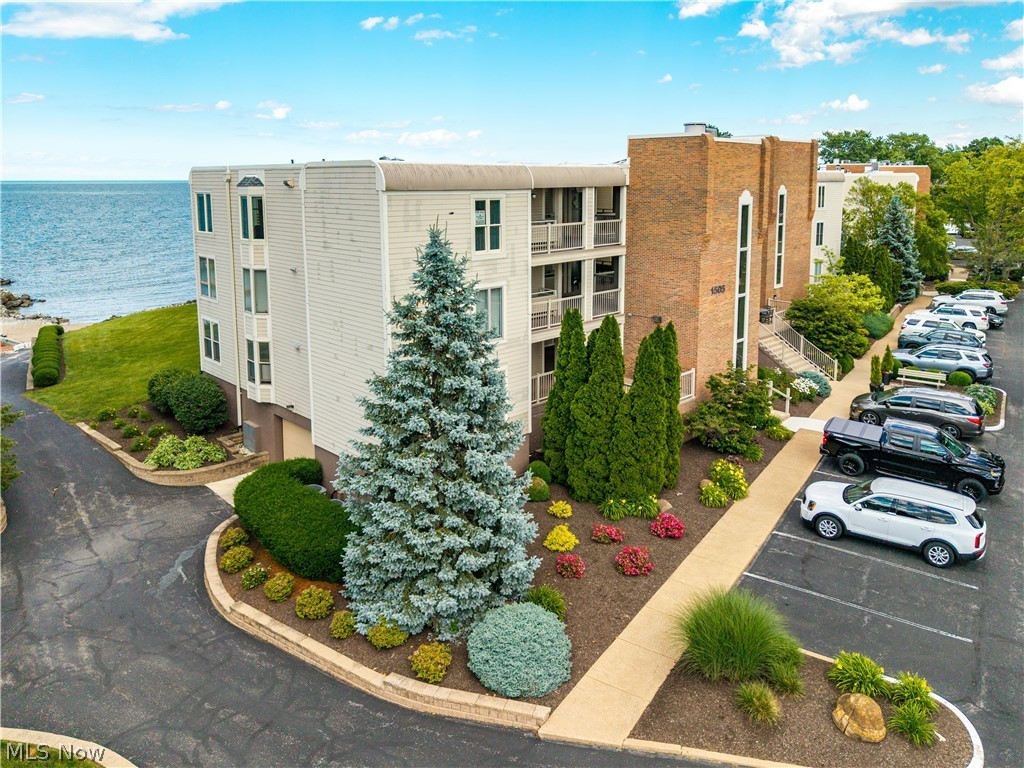 Beachwood Villas Condo - Residential
