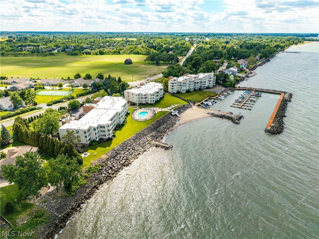 Beachwood Villas Condo - Residential