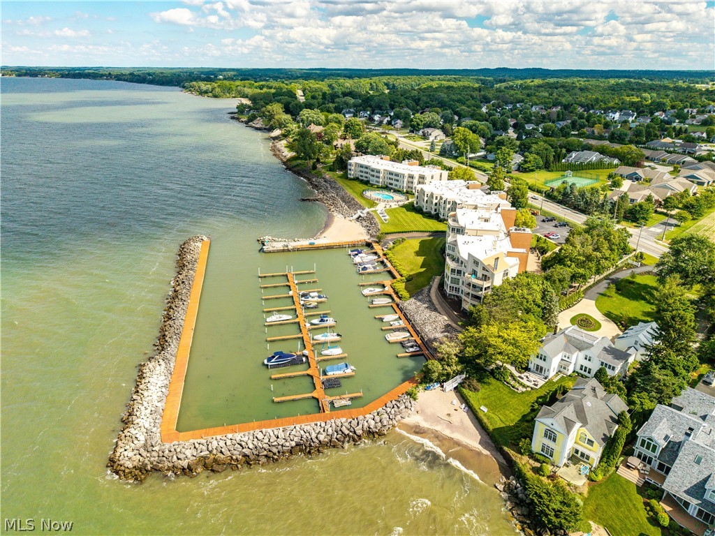 Beachwood Villas Condo - Residential