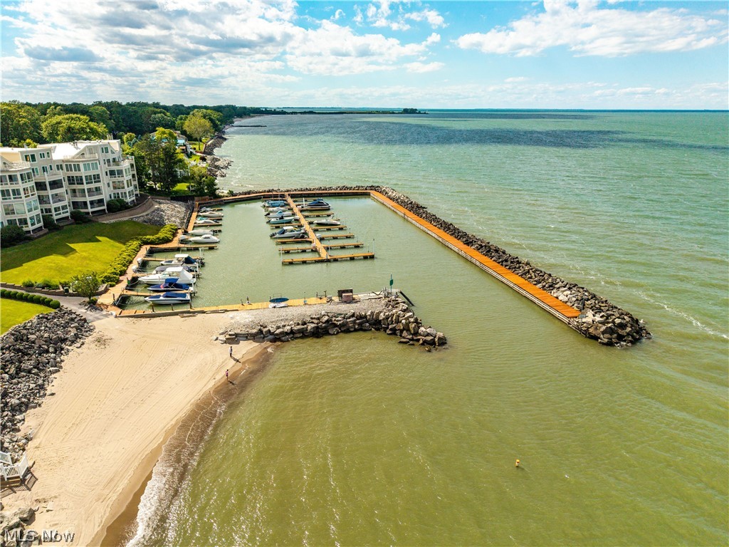 Beachwood Villas Condo - Residential