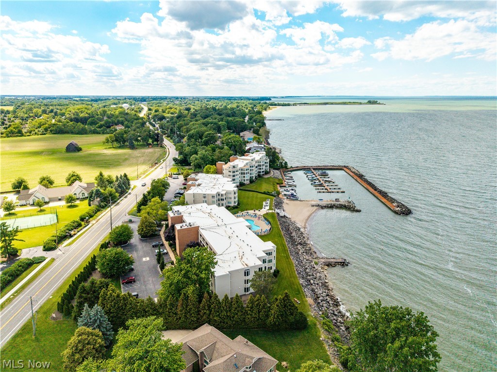 Beachwood Villas Condo - Residential
