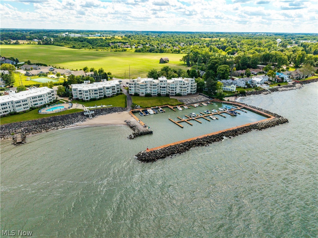 Beachwood Villas Condo - Residential