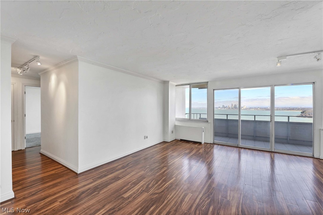 The Carlyle - Residential