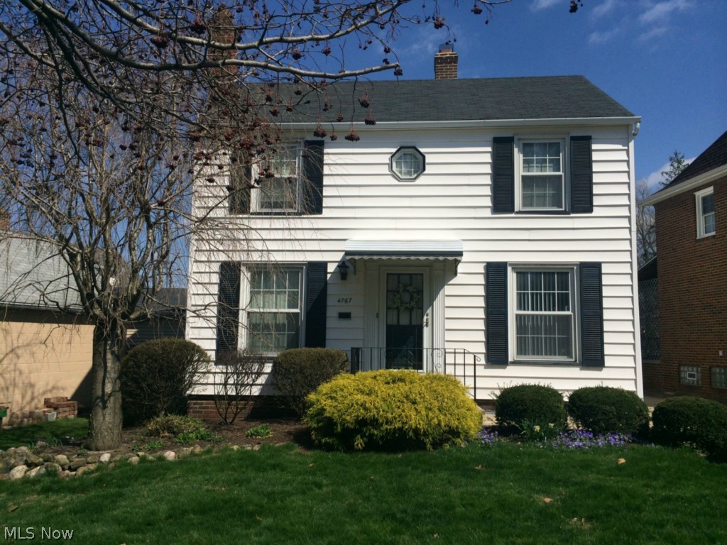 Absolutely beautiful & stunning colonial in pristine condition! Easy living & low maintenance. Clean & neat with up to date decor. Open floor plan features spacious rooms and cove ceilings. Full bath up plus full bath in beautiful finished basement boasts a charming brick wood burning fireplace. Plus warm & charming wood laminate floor. Easy & pleasure to show.