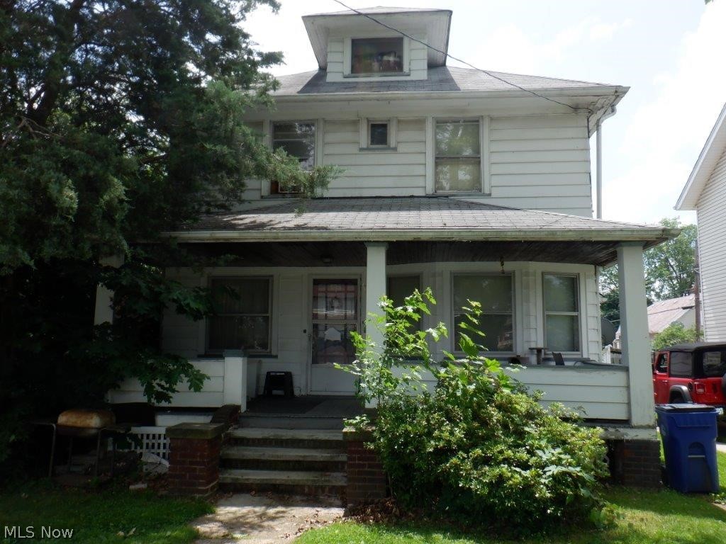 Great opportunity!  Total Rehab Needed, but here is what you get:  Side by Side Duplex...Curb Appeal...Good Mechanicals...Divided Basement...Fantastic Street and Neighborhood...Nice Equity Potential...Nice Rental Potential.