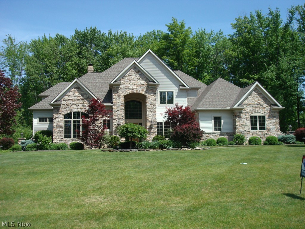 Stunning Custom Build- One Owner home neutral & meticulous in every way- yard is beautiful & private- Dramatic first floor Master, glorious kitchen opens right into sun room. Twos story Foyer & Great room with handsome built-Ins- office you will love to work from everyday- 2 full baths upstairs- crown moldings, tray ceilings. Super pretty home with marvelous yard.