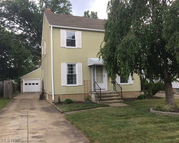 Beautiful and well kept colonial in wonderful area of Cuyahoga Falls.  Hardwood flooring throughout.  Freshly painted living room, dining room, and kitchen.
New Corian counter tops and sink in kitchen.  All appliances in kitchen stay.  Newer roof, windows, and thermostat. The basement has been waterproofed.
There is a 2 car garage with one opener and a fully fenced in yard with privacy fence perfect for pets and children.
This is a home that anyone could move into and do nothing!!  Excellent condition!
A HOME WARRANTY IS BEING OFFERED WITH THE LISTING!!