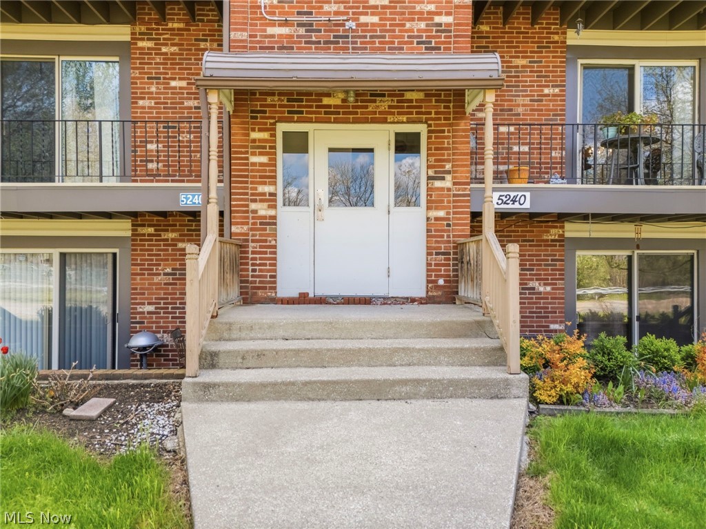 Rolling Meadows Condo - Residential