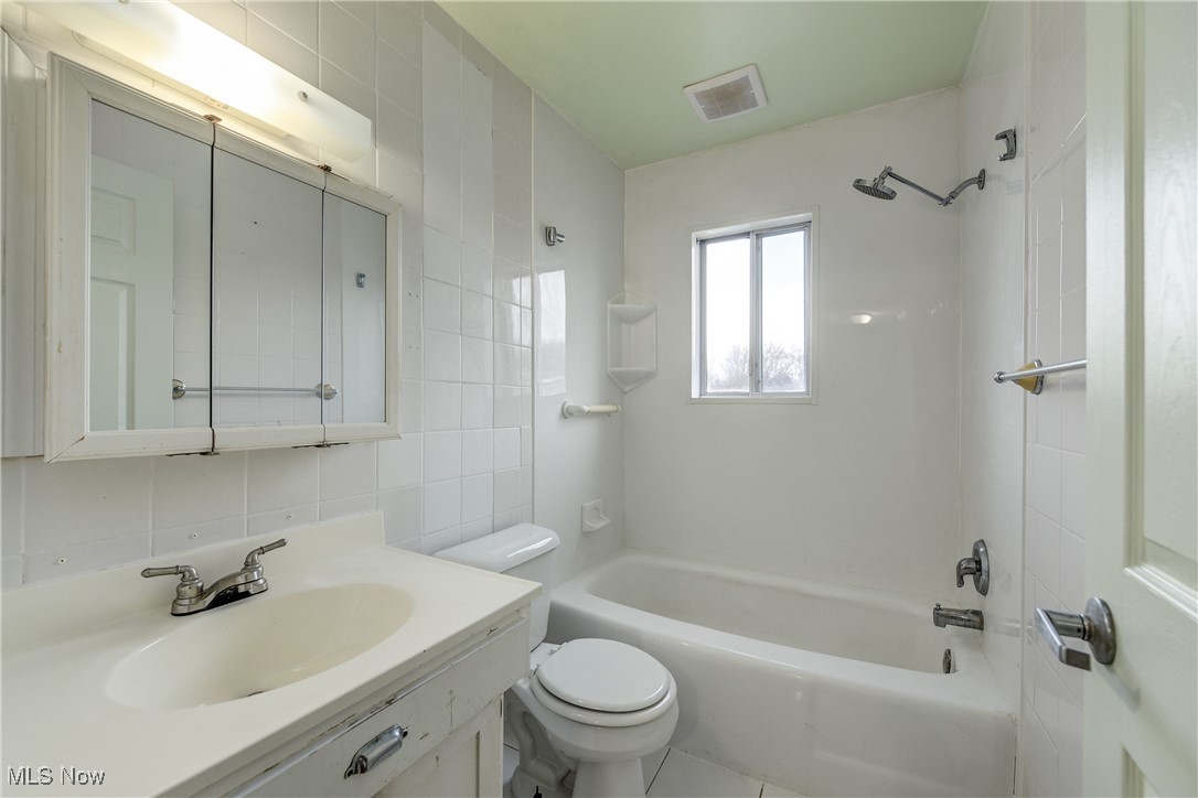 Royal Court Condo - Residential