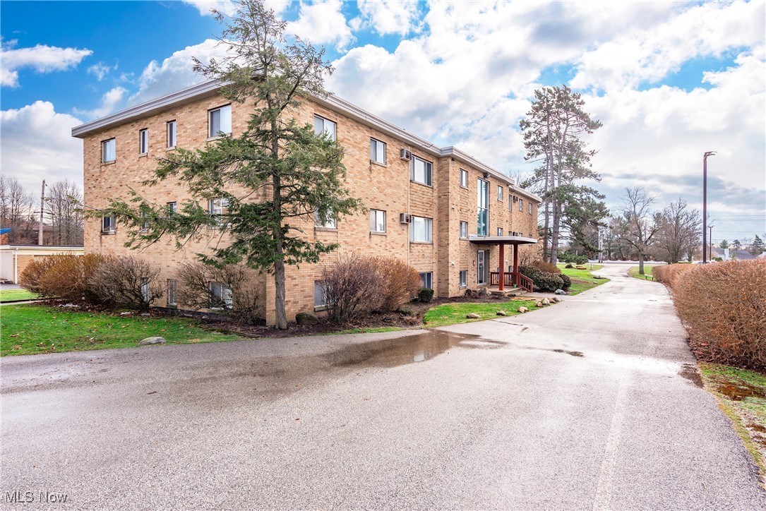 Royal Court Condo - Residential