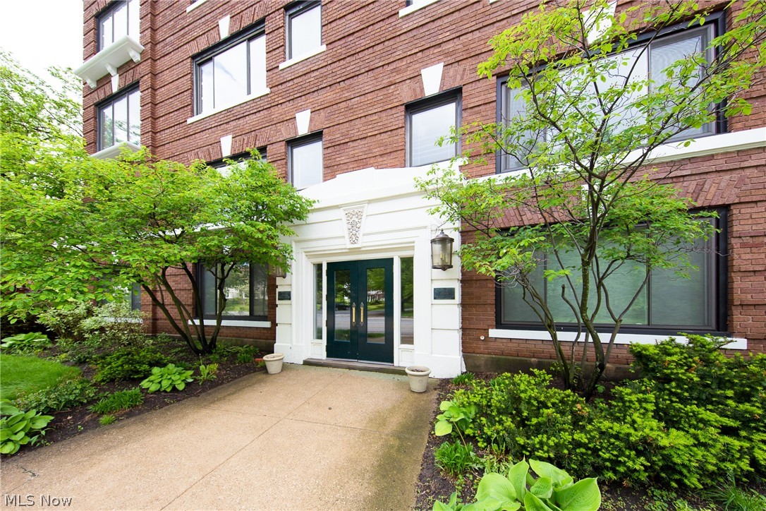 Amazing location! Top of the Hill Luxurious & Bright Cedar/Fairmount Condo is waiting for it's new owners. The building has an elevator, so you can enjoy effortless third floor living. This condo is spacious with over 2000 sq ft. The newly renovated kitchen is open with wood block counters, modern exposed brick backsplash, white wood cabinets & new stainless steel appliances. The Family Room has floor to ceiling newly installed windows leading to the Sunroom, which is perfect for an office offering panoramic views. The Living Room has a fireplace & built-in library display shelves. The Master Suite has a custom wood accent wall, newly installed windows, double closet, linen closet, newer carpet (installed 2018) & a cosmetic station. Attached is the Full Bath En-Suite. The other Full Bath is remodeled. In-suite Laundry, Central Air, and additional storage space included in a shared basement. Parking is provided (one covered spot & one extra car allowed to park tandem). Dream location cl