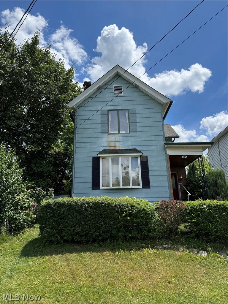 Welcome home to this 3 bedroom, 1.5 bath with nice large room sizes. Kitchen is updated. Off street parking in the back has enough room for a garage.  Call for your personal tour today.