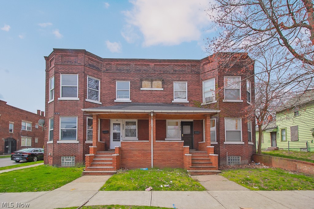 Tenant occupied 4 unit apartment building. Each unit has 3 bedrooms and 1 bath. Owner selling as is and will not be making any repairs