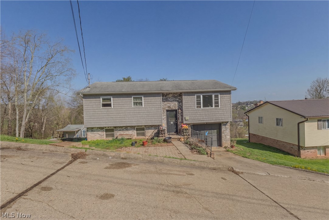 3-bedroom home with strong potential located in Parkersburg. Features a solid layout and spacious living areas ready for your updates and personal touch. Elevated setting offers added privacy while remaining close to local amenities.

Great opportunity for investors or owner-occupants looking to build equity.
Seller is motivated and open to offers, including potential concessions. House needs some work but the seller is looking to make a deal, bring your offers!

Bring your vision and schedule a showing today!