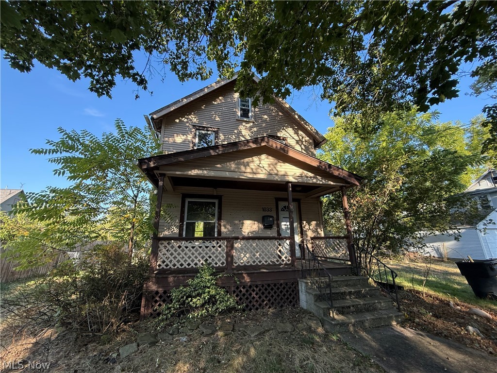 Beautiful 3 bedroom 1 bath home. Has a nice sized backyard and a deck, perfect for hosting gatherings, totally repainted and has a nice garden area. Just a couple blocks from Warren Harding and other amenities. With a minimal amount of personal touches could become the house of your dreams.
