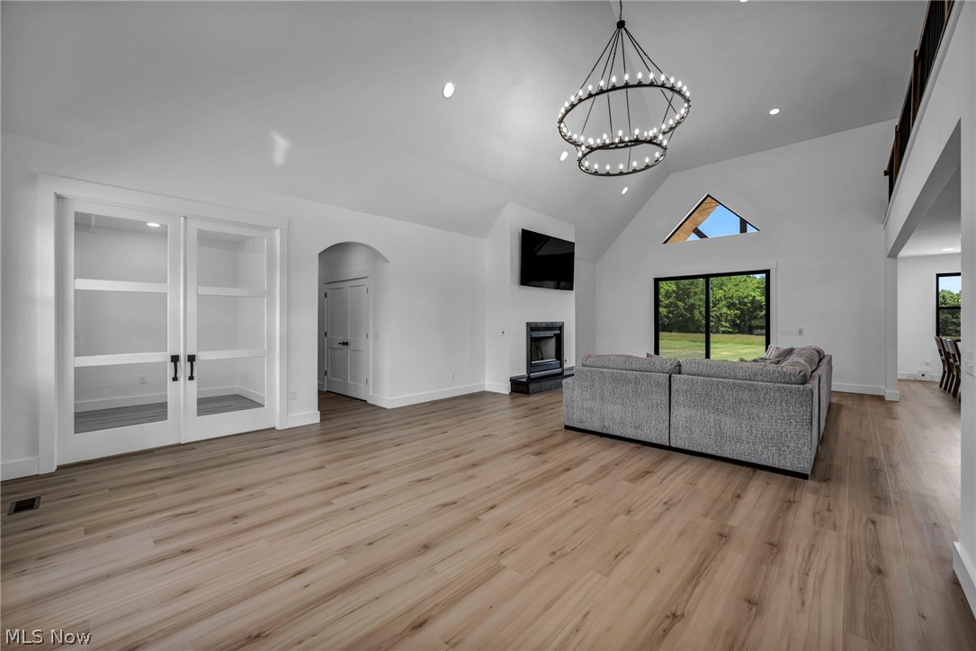 Holmes Tr - Residential
