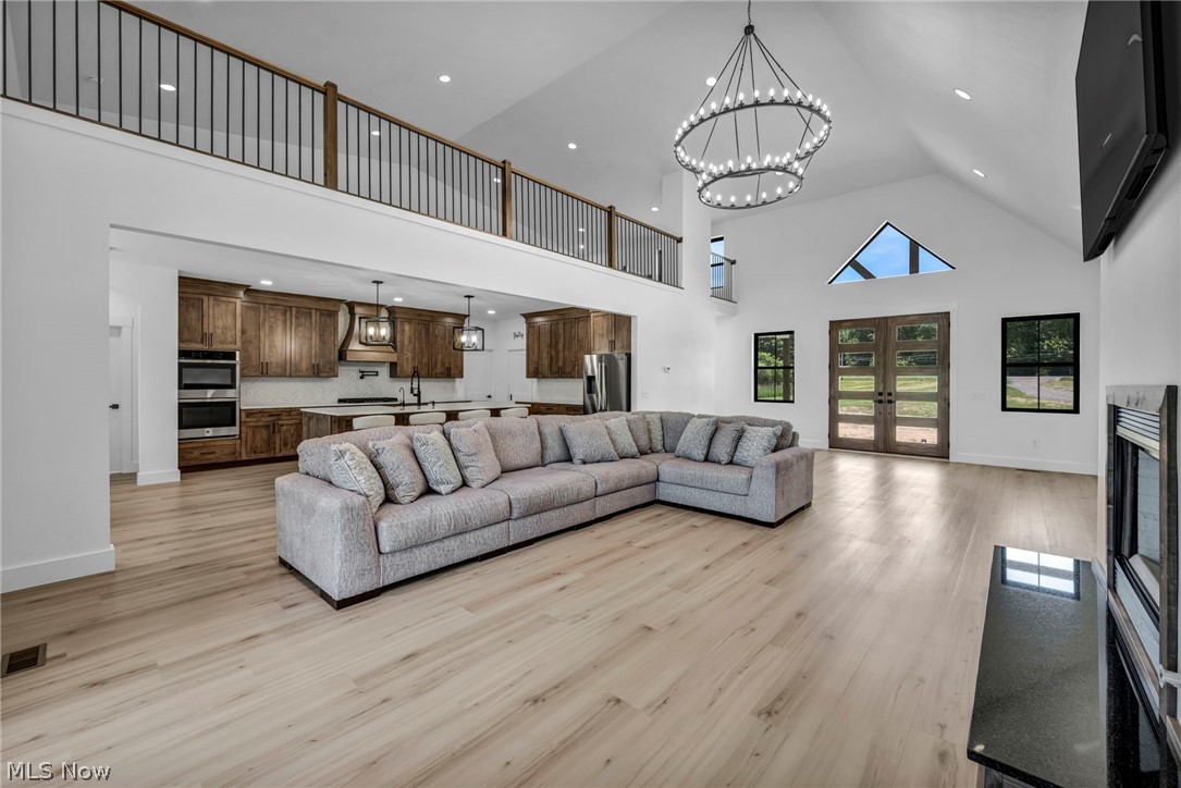 Holmes Tr - Residential