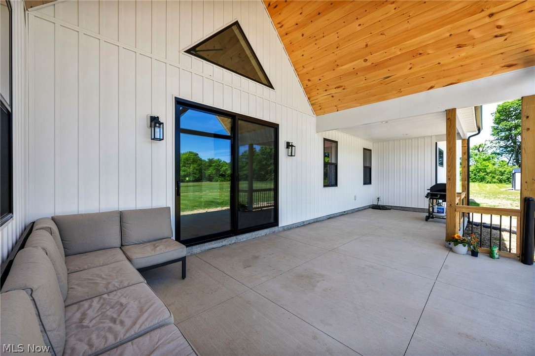 Holmes Tr - Residential