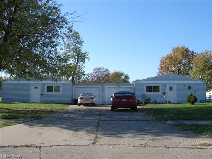 First floor living at it's finest.  Don't miss this opportunity to own a one floor Ranch style home, efficient floor plan, three bedroom, large living room, spacious dinning area, one car attached garage, over sized lot, perfectly situated in a mature neighborhood. Invest in your future Today!