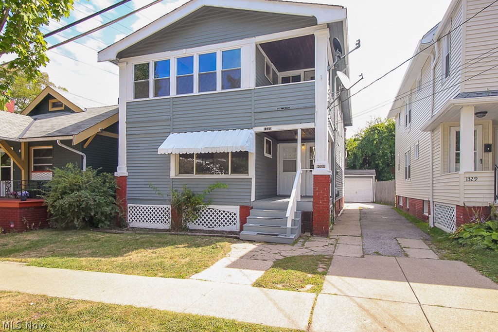 1325 Fry (DN), Lakewood - 2 bed 1 bath DN unit in duplex!

$795 rent / $795 deposit
$40 application fee per adult
1-2 pets OK w/ approved PetScreening & PetFee (Some breed restrictions apply per HUD guidelines)
NO SMOKING
1 time $79 non-refundable set up fee paid at lease signing

$30/month mandatory resident benefit package; can include personal property/liability insurance for an additional $5/month for $35/month total.

All applicants are required to fill out a PetScreening application, found on our website/appbefore being processed. Even if you have NO pets - this app must be filled out. One time, non-refundable pet fee of $200-300 per animal applies to all pets & must be paid prior to or when you pay your first month rent. (No fee for qualified assistance animals)

Our app is processed through secure site: Findigs & they require ID & income verification. Without this, your app will not be processed. They offer 24/7 chat support on their app directly if you have any que