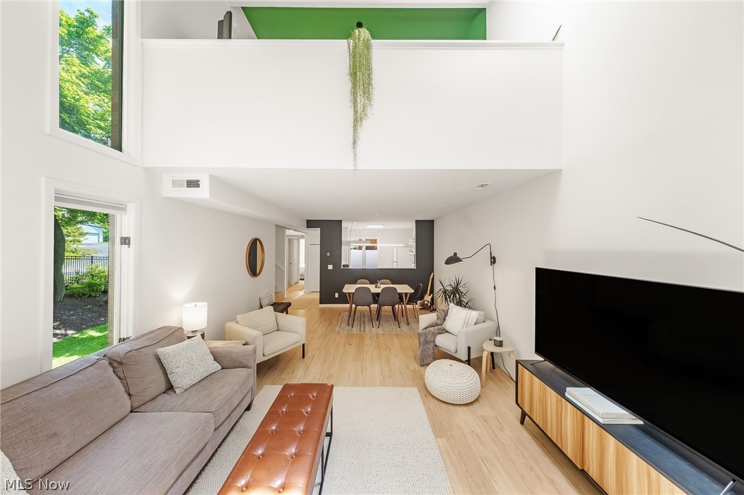Lofts Condo - Residential