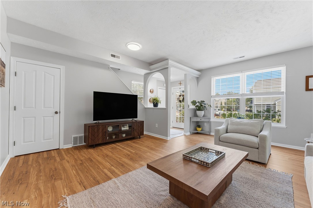 Falls Pointe - Residential