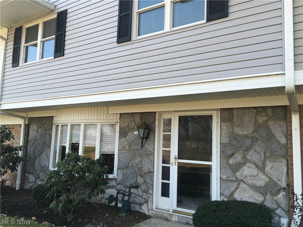 Country Club Twnhs North Condo - Residential