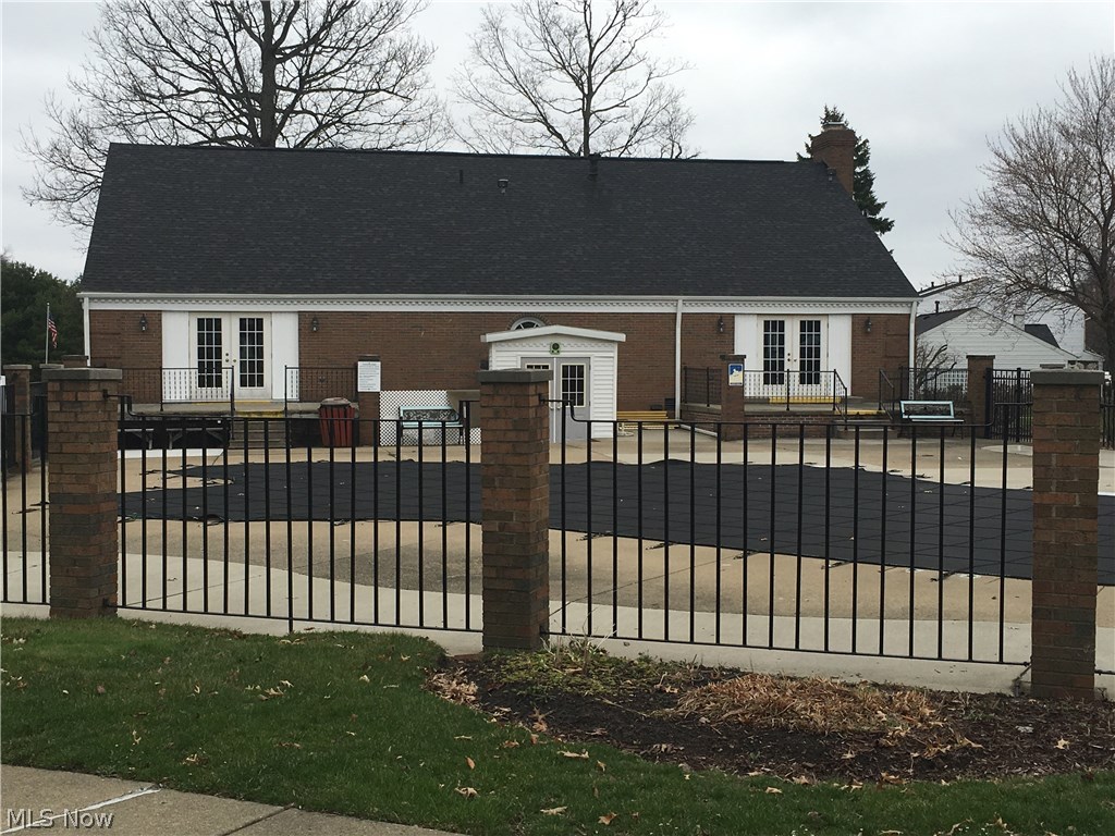 Country Club Twnhs North Condo - Residential