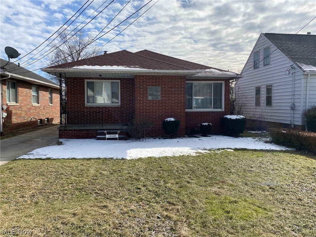 Clean, well maintained, all brick ranch.  This is an easy keeper. Close to highways. Additional parcel 545-18-159 is included.

Owner is a licensed real estate agent in the State of Ohio.
