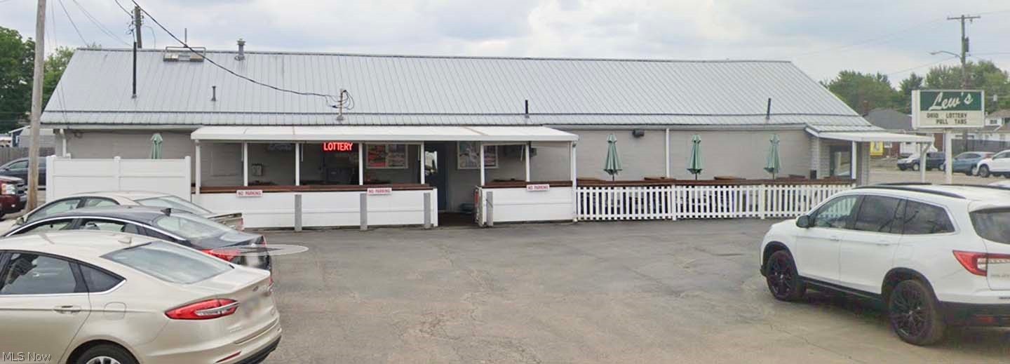 Tuxedo Park - Commercial Sale