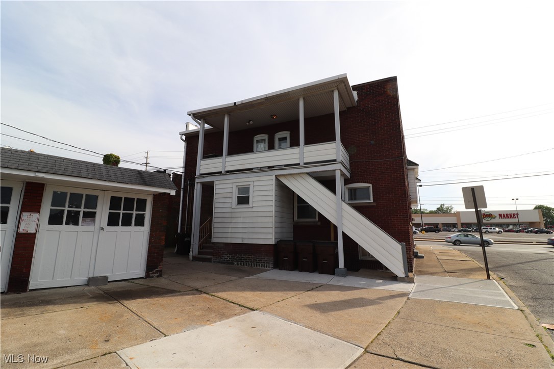 Turnkey apartment building. Huge Rent Roll. Fully Occupied. Professional Property Management in place. Local & Out of state Investors welcome. Email Agent for rent roll, video tour, investment analysis, additional photos, and much more. Agent owned.
