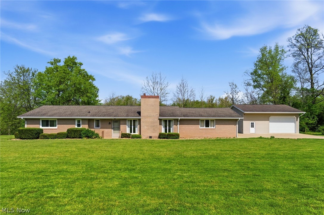 ONLINE AUCTION, the RESERVE (Minimum Bid) is $125,000. The auction ends at 7:00 PM, Tuesday, June 9th, 2026. BUYERS MUST SIGN ACKNOWLEDGEMENT OF TERMS to bid. Agents, please see 'A2A'. This 3-bedroom, 1.5-bath ranch home sits on approximately 1.77± acres. Built in 1963, the home offers approximately 1,544 square feet of living space with one-level living.