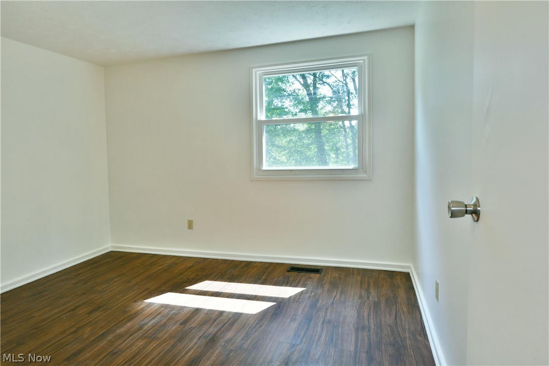 Oak View Manor 01 - Residential