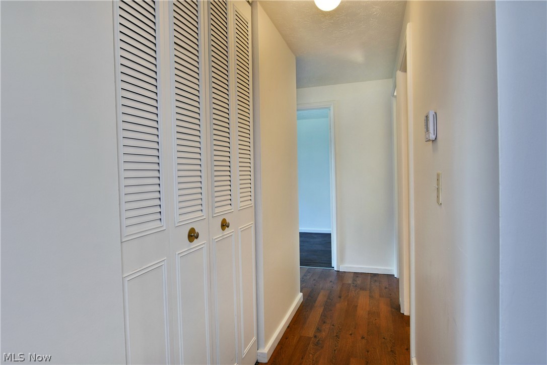 Oak View Manor 01 - Residential