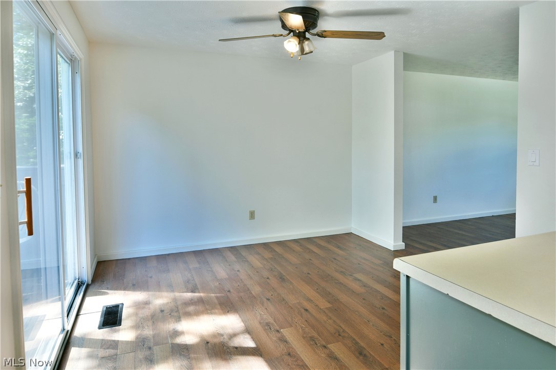 Oak View Manor 01 - Residential
