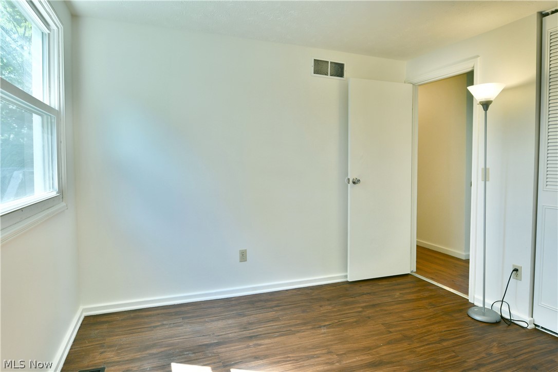 Oak View Manor 01 - Residential