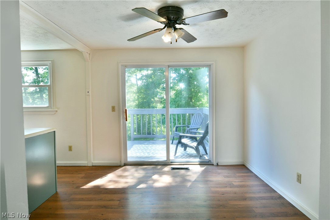 Oak View Manor 01 - Residential