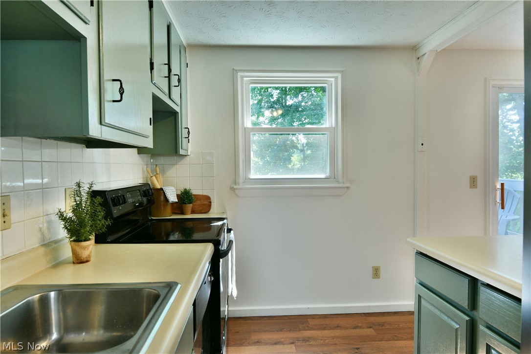 Oak View Manor 01 - Residential