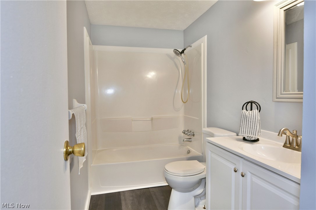 Oak View Manor 01 - Residential