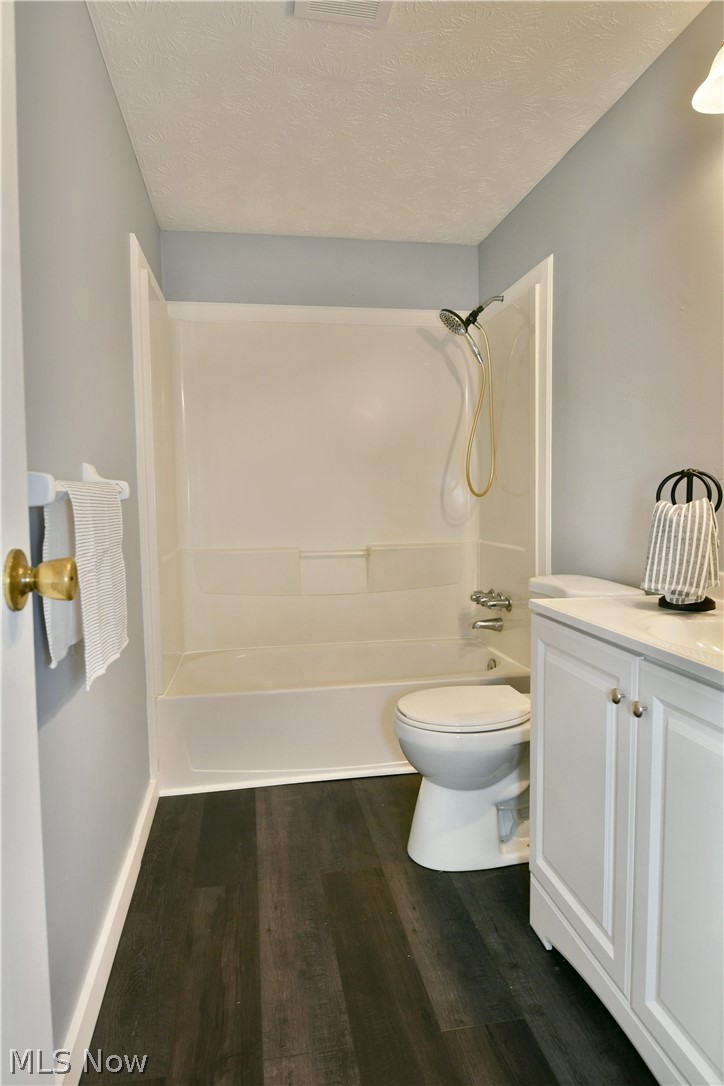 Oak View Manor 01 - Residential