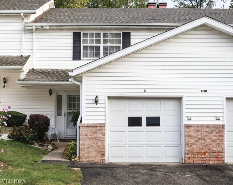Rolling Hills Condo - Residential