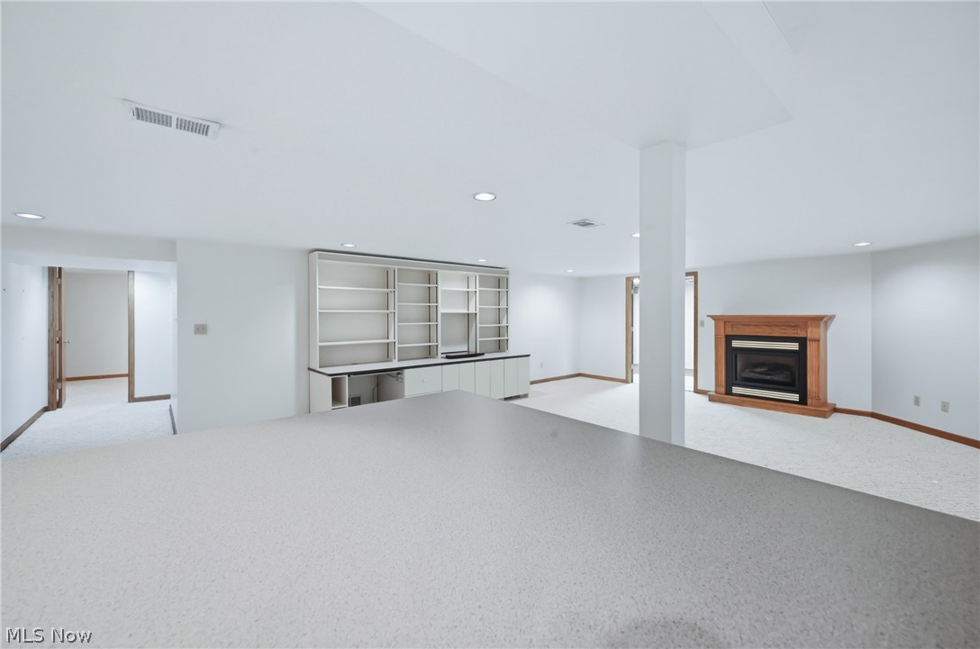 Woodlands Condo - Residential