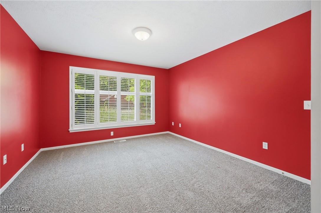 Woodlands Condo - Residential