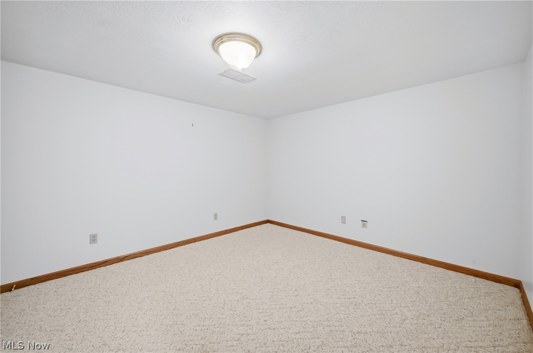 Woodlands Condo - Residential