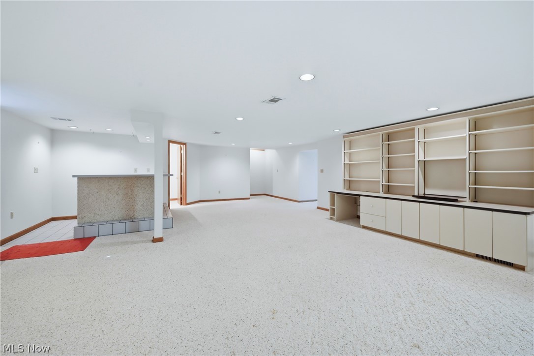 Woodlands Condo - Residential
